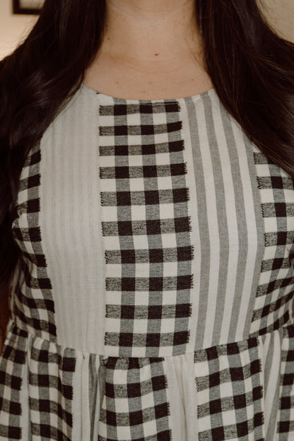 Timeless Gingham Dress (Extended Size)